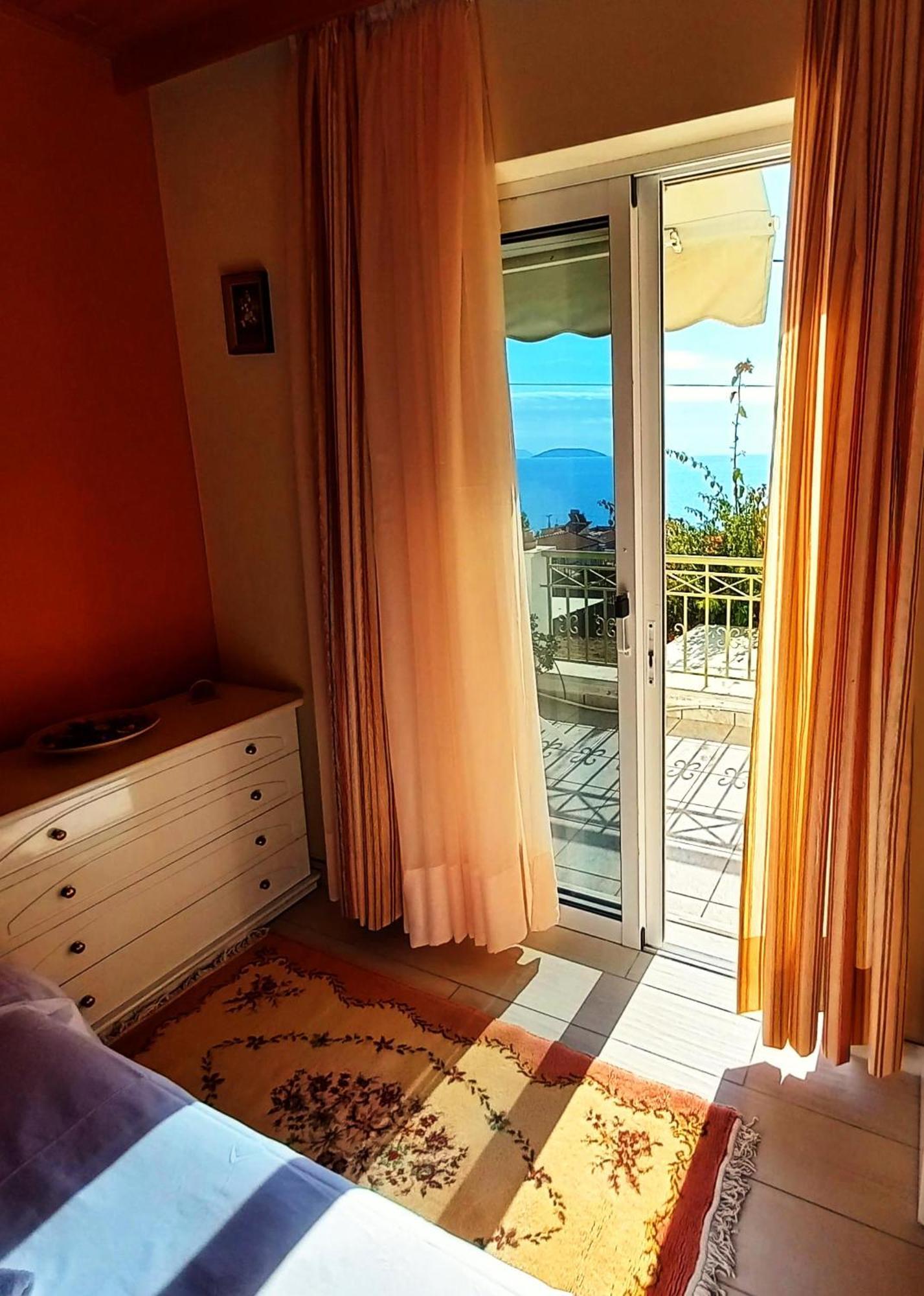 Villa "Eva" - Entire Beachfront Holiday Home - 4S Agia Marina  Eksteriør bilde